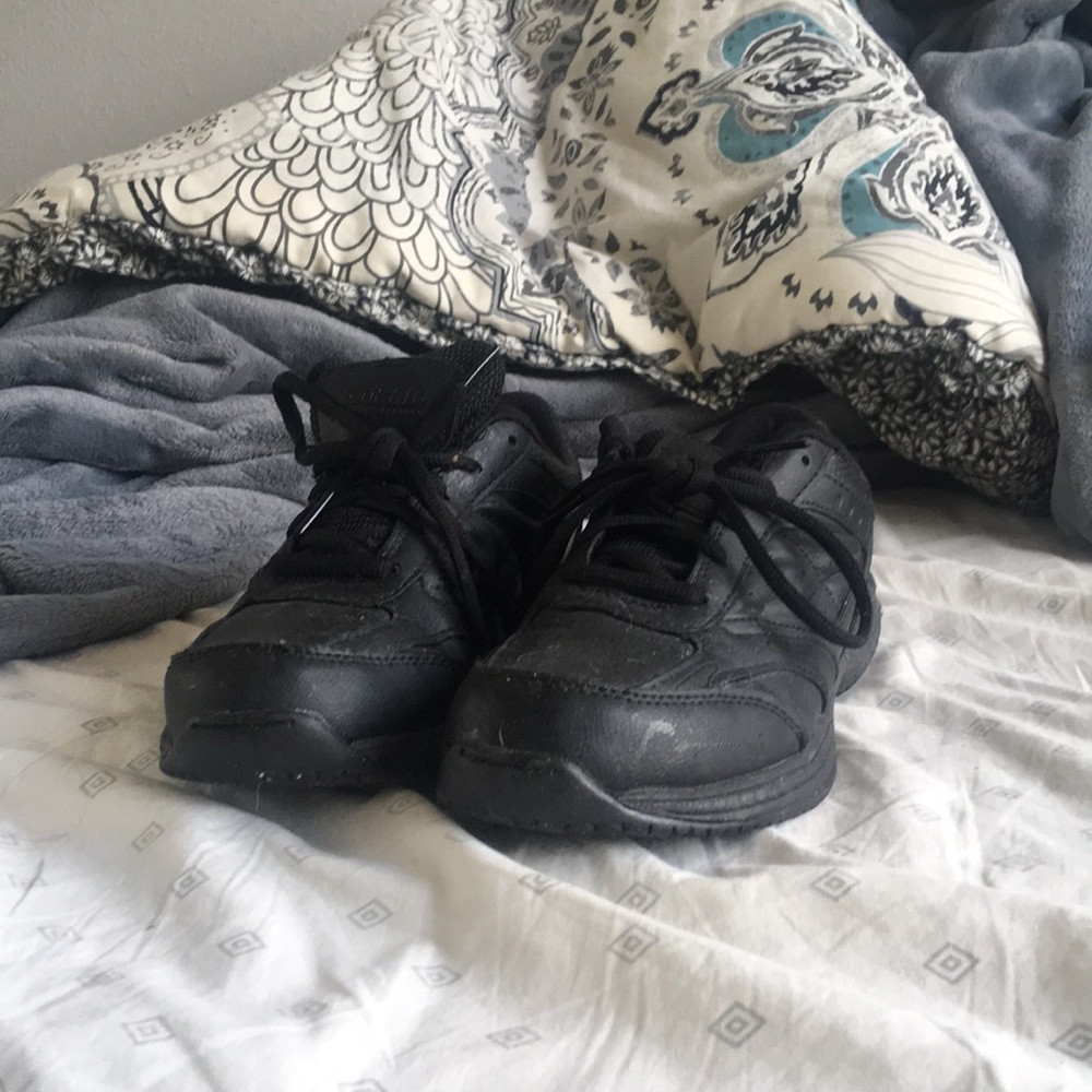 Non slip shoes, server, waiter shoes